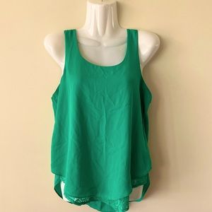 A Byer sleeveless layered blouse women size medium green